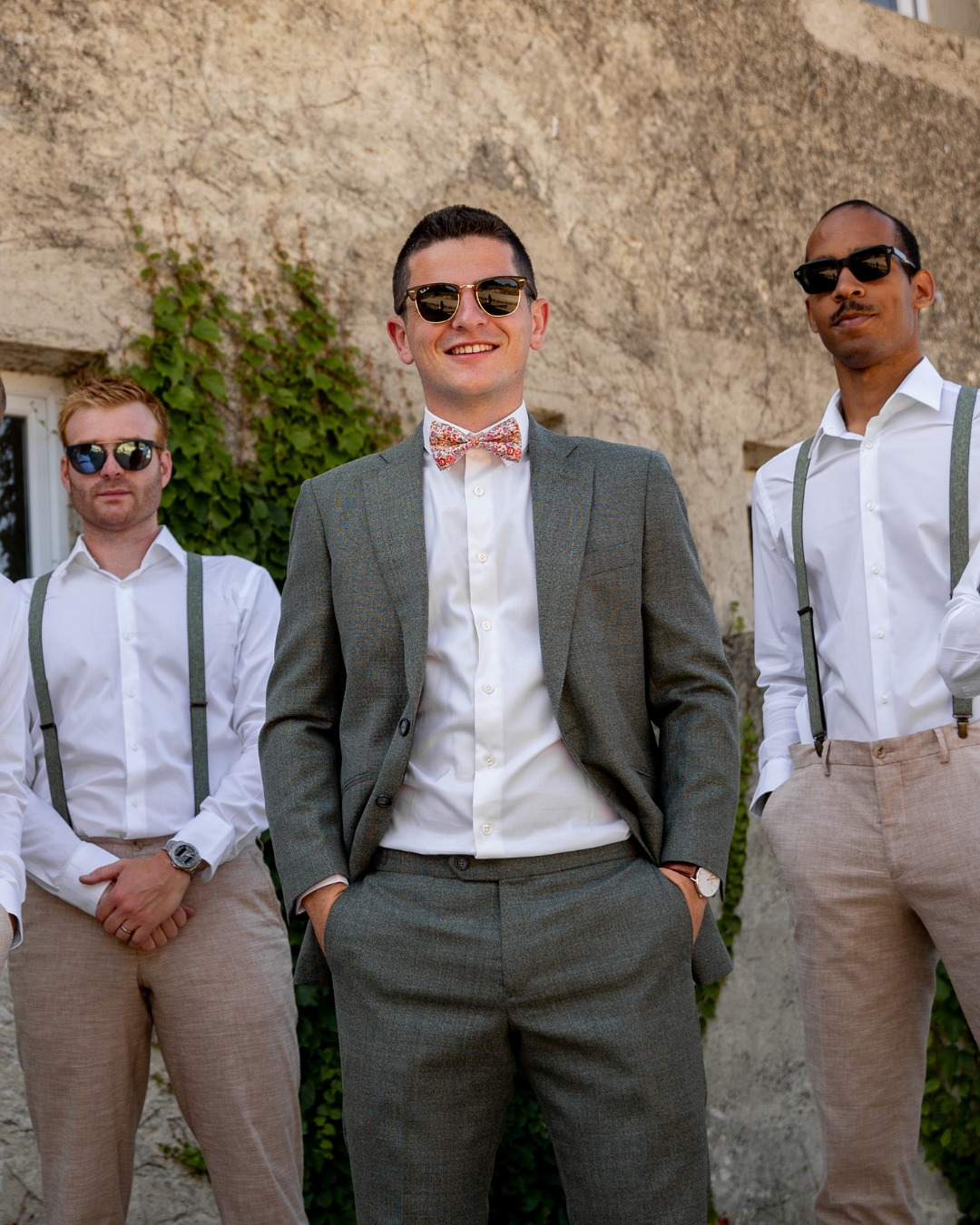 ✨ Moments complices avant le grand “oui” ✨

Entre rires, élégance et amitié, la préparation du marié et de ses témoins, capturée dans toute sa sincérité 🤍

Photo @upthemood 
Lieu : @leprieuresaintpierre 
Mise en beauté : @stella.petrella
Musique : @nord_sud_animation_dj
Traiteur : @blabla_traiteur 

#WeddingPhotography #GroomPrep #Mariage2025 #WeddingInspiration #Groomsmen #PhotographeDeMariage #DestinationWedding #LoveStory #CandidMoments #FineArtWedding #WeddingDetails #photographemariageprovence #duophotovideomariage #mariageprovence