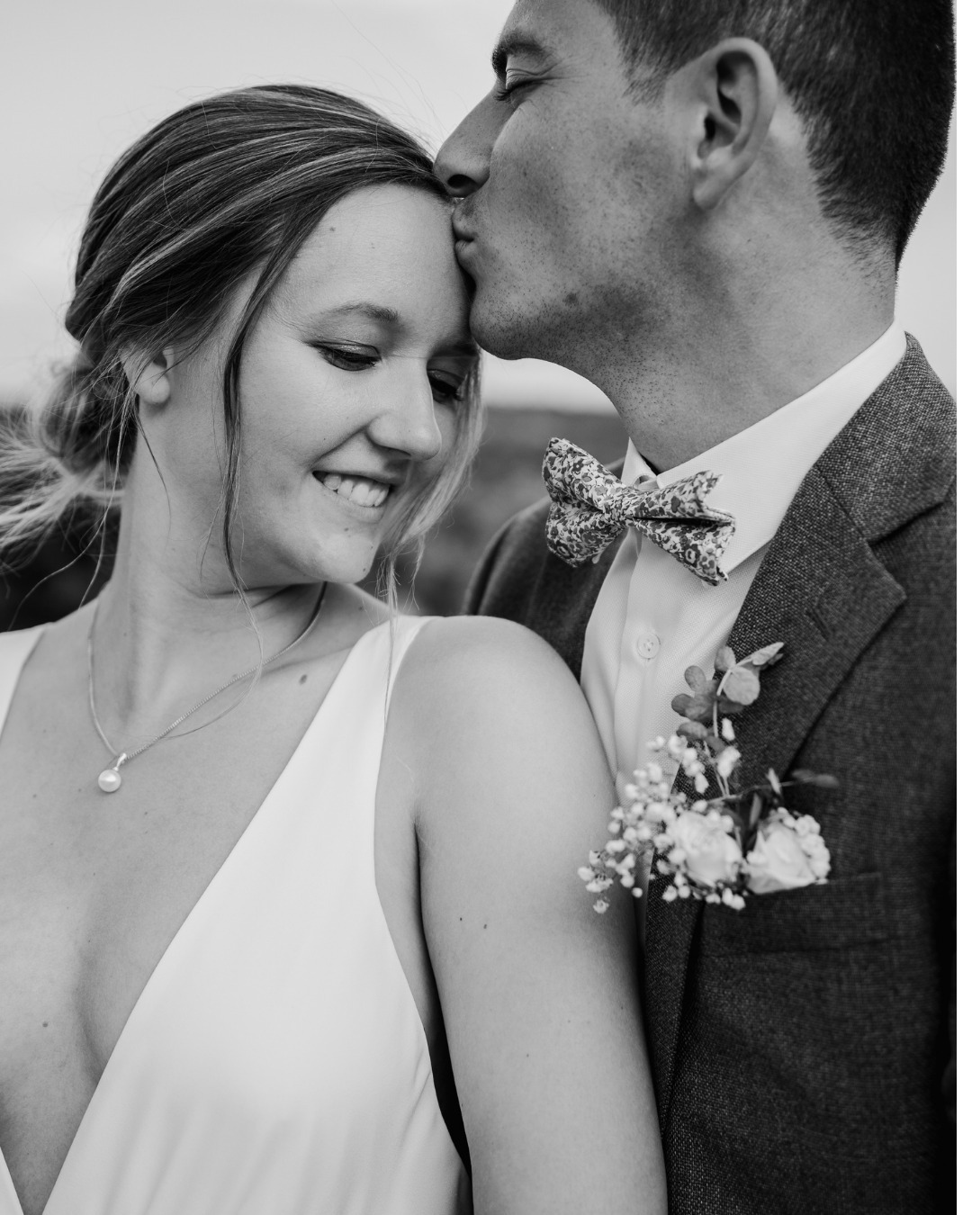 Nos mariés de 2025 💍
Zoé & Gauvain ! 

 La simplicité, la tendresse, l’émotion.

#photograppectcouple #noiretblanc #lovestory #coupleshoot #cotedazurphotographer #momentauthentique #photographemariageprovence #photographemariagevar #duophotovideomariage